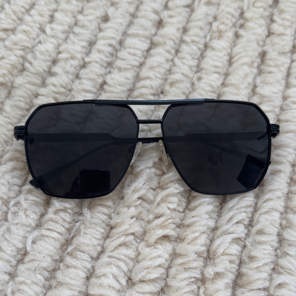 Black Aviator Sunglasses